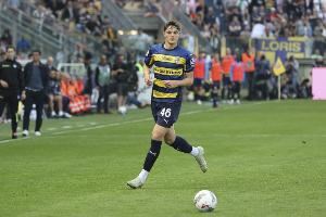 记者：若利物浦视莱奥尼为未来很了不起，他转会费至少3500万欧