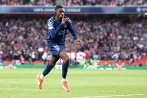 登贝莱称赞舍瓦利耶：首秀就扑点，仿佛像是已经写好的剧本