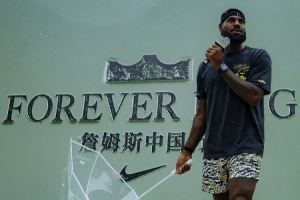 勒布朗系列哪一代最经典？詹姆斯：7代 15代 20代是我心中的经典