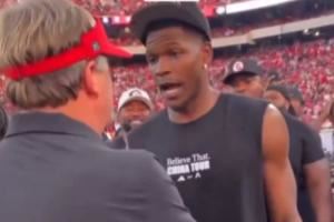 血本无归！华子重返母校看橄榄球赛 下注1万美元赔光了