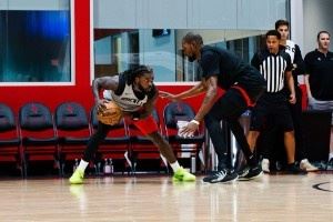 火箭今日份训练照：杜兰特出镜率最高 与申京&伊森积极交流