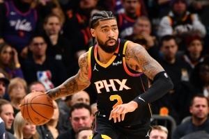 一顿乱扣！理查兹半场5中3得7分1板1助1断 正负值+16最高