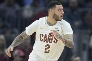 健康打球！NBA官推祝朗佐-鲍尔28岁生日快乐🎂🎂🎂