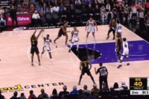 这球“传”得舒服!威少抢篮板将球拍出 穆迪捡漏三分稳稳命中