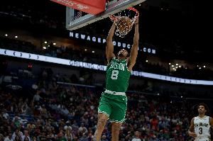 杰伦·布朗:米诺特对我们非常重要 他能成为联盟非常出色的球员