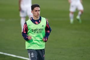 西媒:阿里巴斯曾接近2800万欧去沙特踢球,皇马拥有50%转会分成