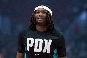 队记:开拓者在罗威完全恢复健康前不会让他打背靠背